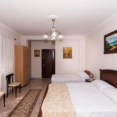 Erla'S Apartment Тирана Экстерьер фото