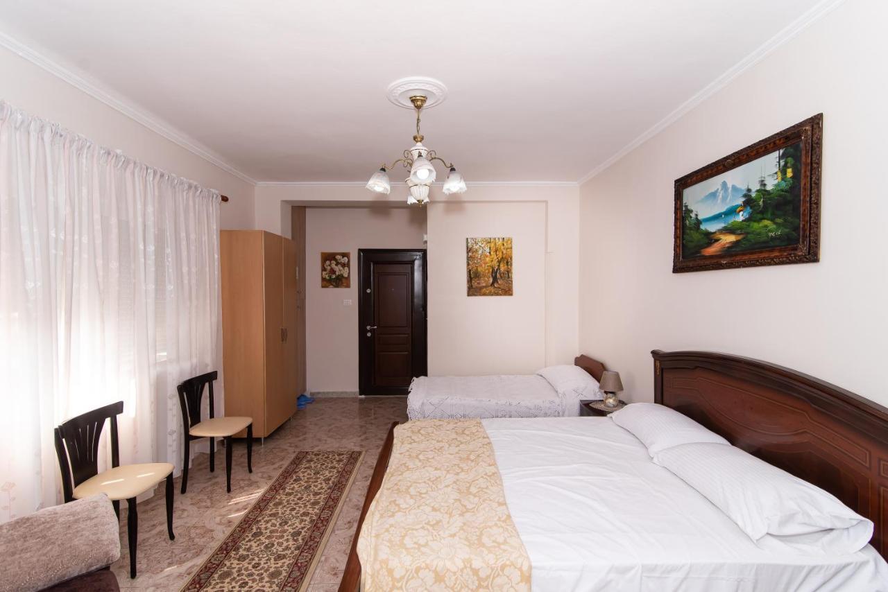 Erla'S Apartment Тирана Экстерьер фото