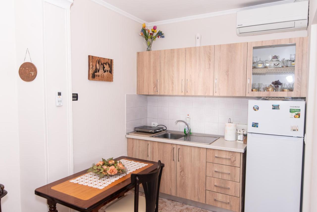 Erla'S Apartment Тирана Экстерьер фото